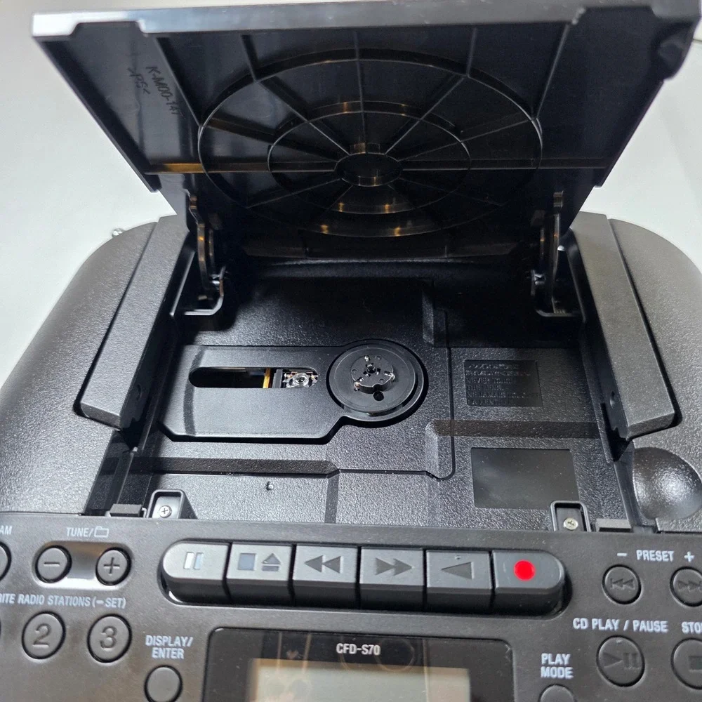 Sony CFD-S70 Boombox CD Player Cassette Recorder AM FM Radio Mega Bass NOTE